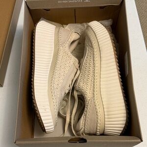 Dolce Vita Dolen Sandstone Knit Sneaker
Color: Sandstone
Size: 9.5